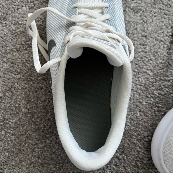 Womens Nike Sneakers - Picture 8 of 9